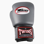 Muay Thai Handschuhe Twins Special BGVL3 Grau